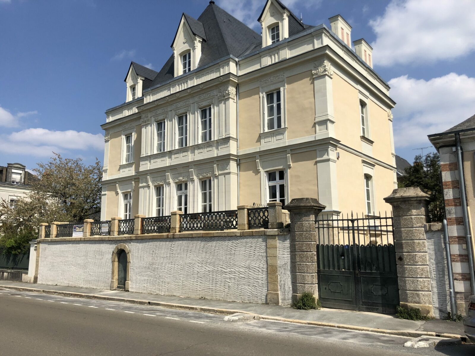 Ravalement des façades d’une habitation sur CHATEAU GONTIER SUR MAYENNE