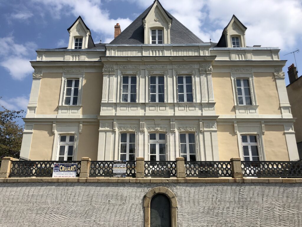 Ravalement des façades d'une habitation sur CHATEAU GONTIER SUR MAYENNE