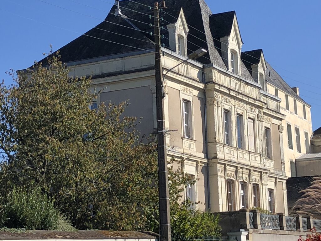 Ravalement des façades d'une habitation sur CHATEAU GONTIER SUR MAYENNE