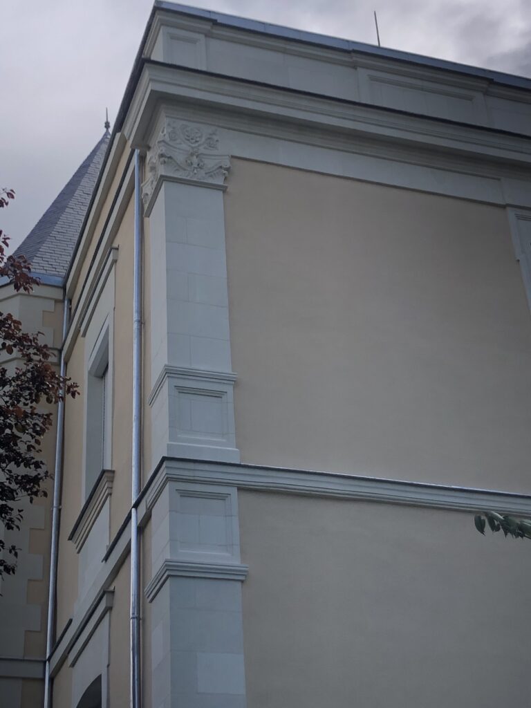 Ravalement des façades d'une habitation sur CHATEAU GONTIER SUR MAYENNE