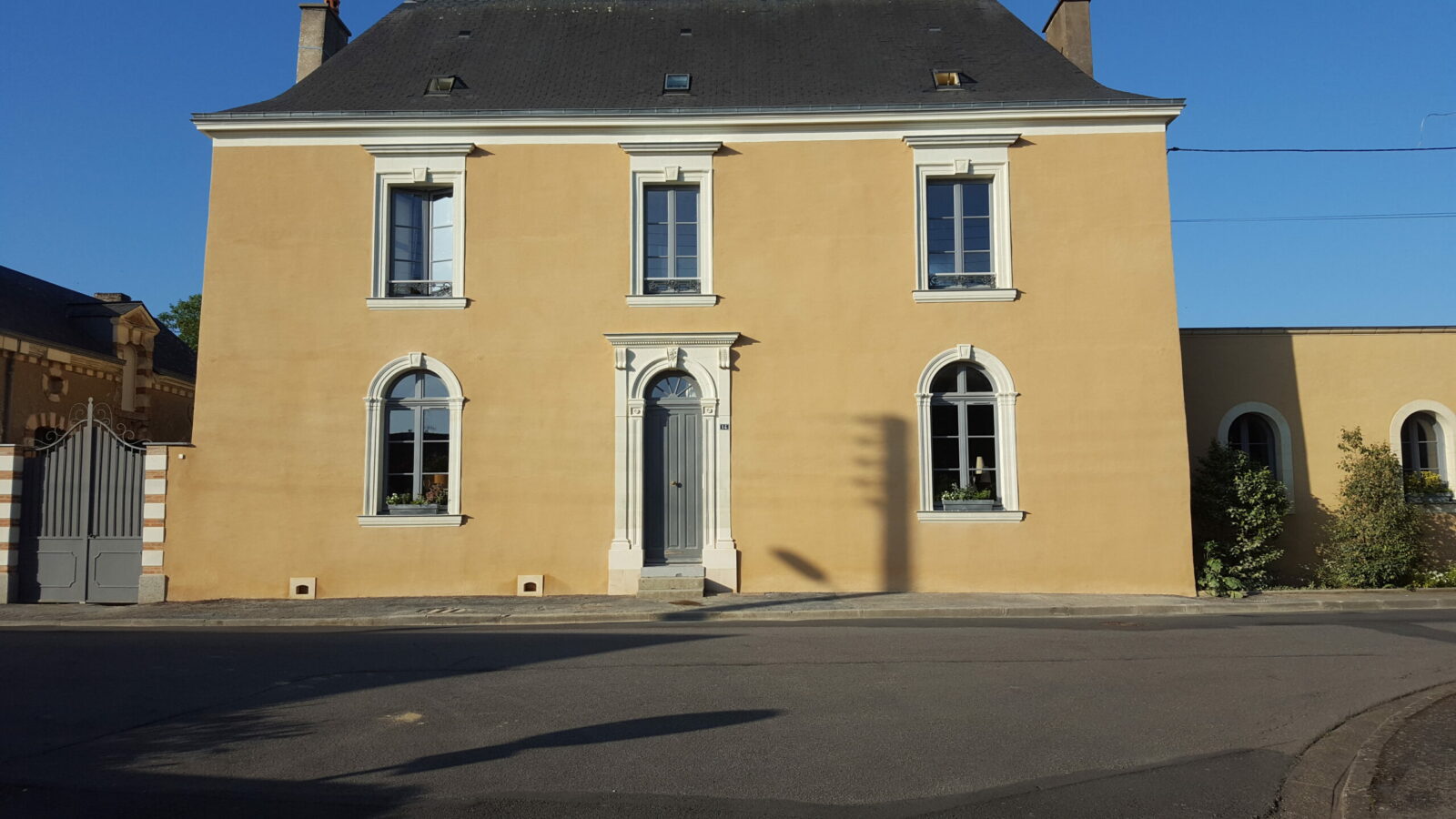 Ravalement d’une façade d’habitation à CHATEAU GONTIER SUR MAYENNE