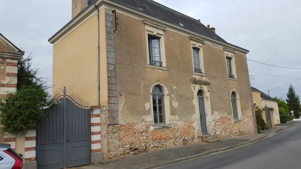 Ravalement d'une façade d'habitation à CHATEAU GONTIER SUR MAYENNE